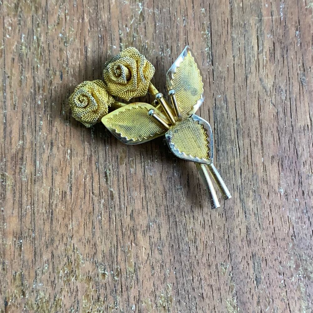 Vintage gold tone‎ rose bouquet metal mesh floral brooch pin